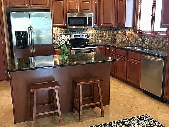 3rd image of 8131 Clearbrook Dr