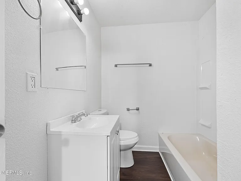 3250 Soutel Dr — Photo 14