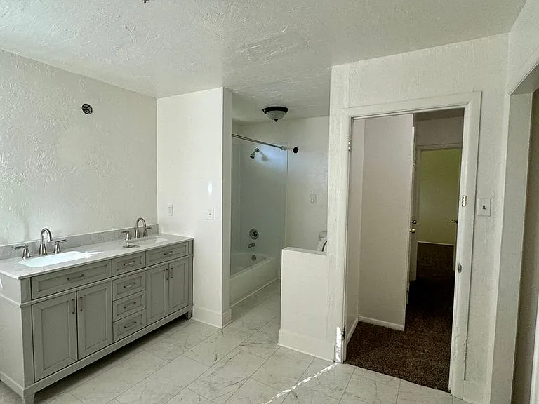 705 East Ave — Photo 12