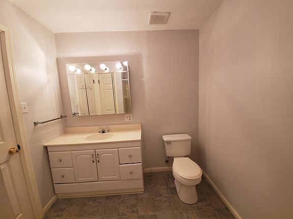 4th image of 104 Dana Dr