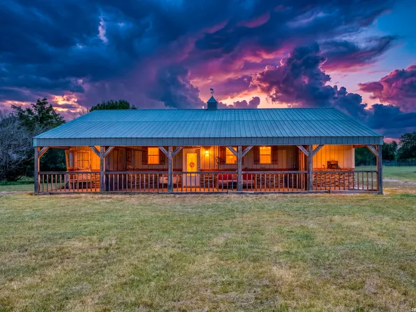 323 Buckskin Trl, Bandera, TX 78003