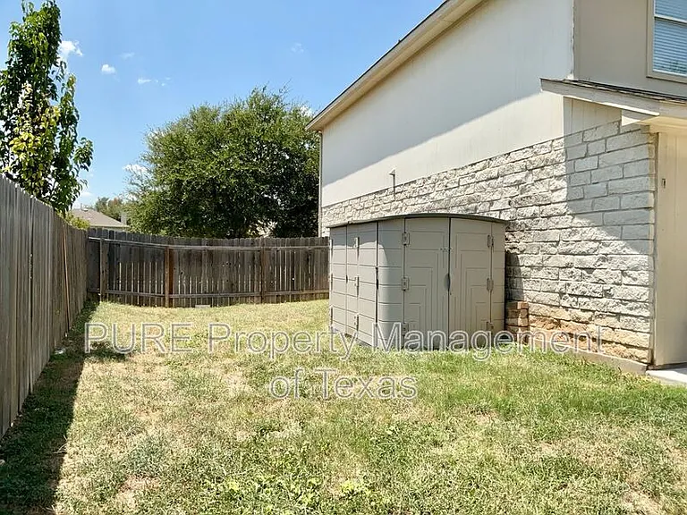 1405 Summercrest Blvd — Photo 30