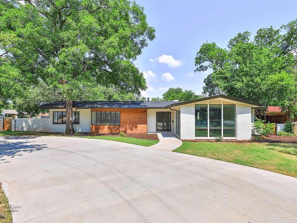 1st image of 1034 S Leggett Dr