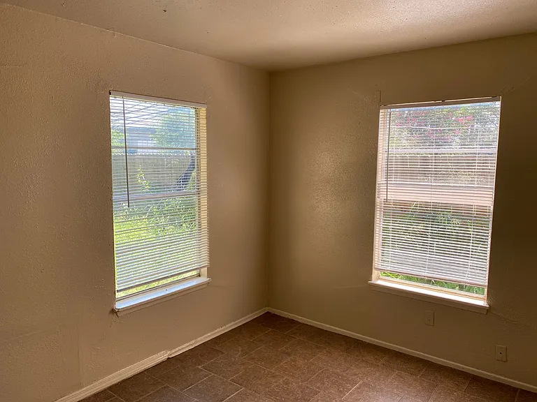 1136 San Francisco St — Photo 15