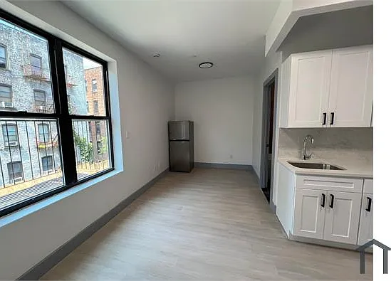 Studio, 600 sqft, $2,646 — Photo 3