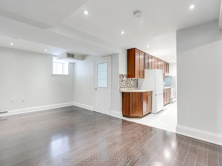 5674 Whitehorn Ave E — Photo 6