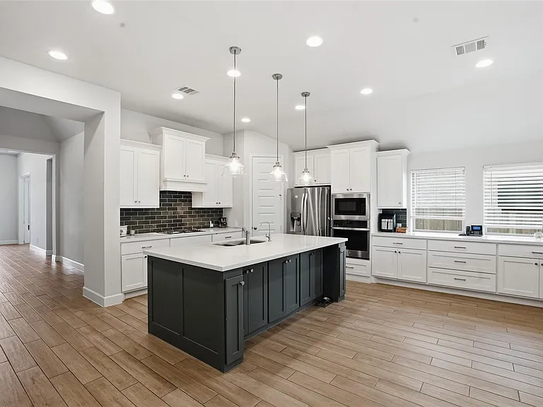 10022 Starry Night Ln — Photo 2