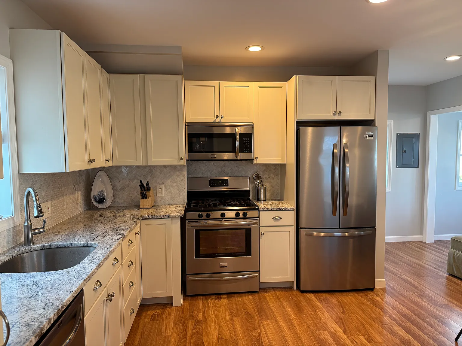 1 bed, 776 sqft, $2,200 — Photo 3