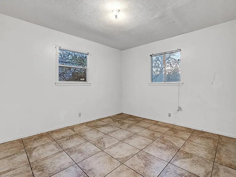 224 Shellwood Dr — Photo 6