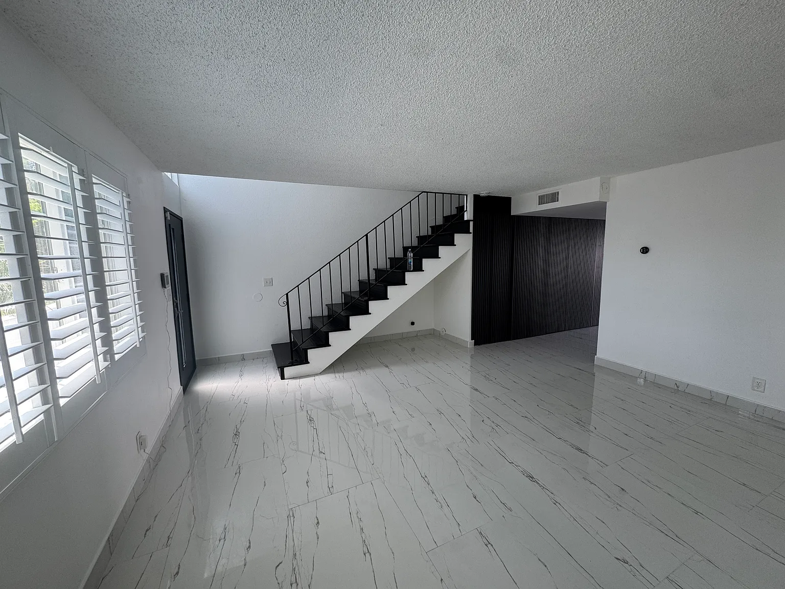8127 Comolette Ave — Photo 2
