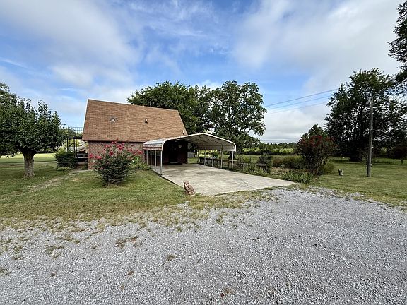 3rd image of 1408 Holly Grove Rd