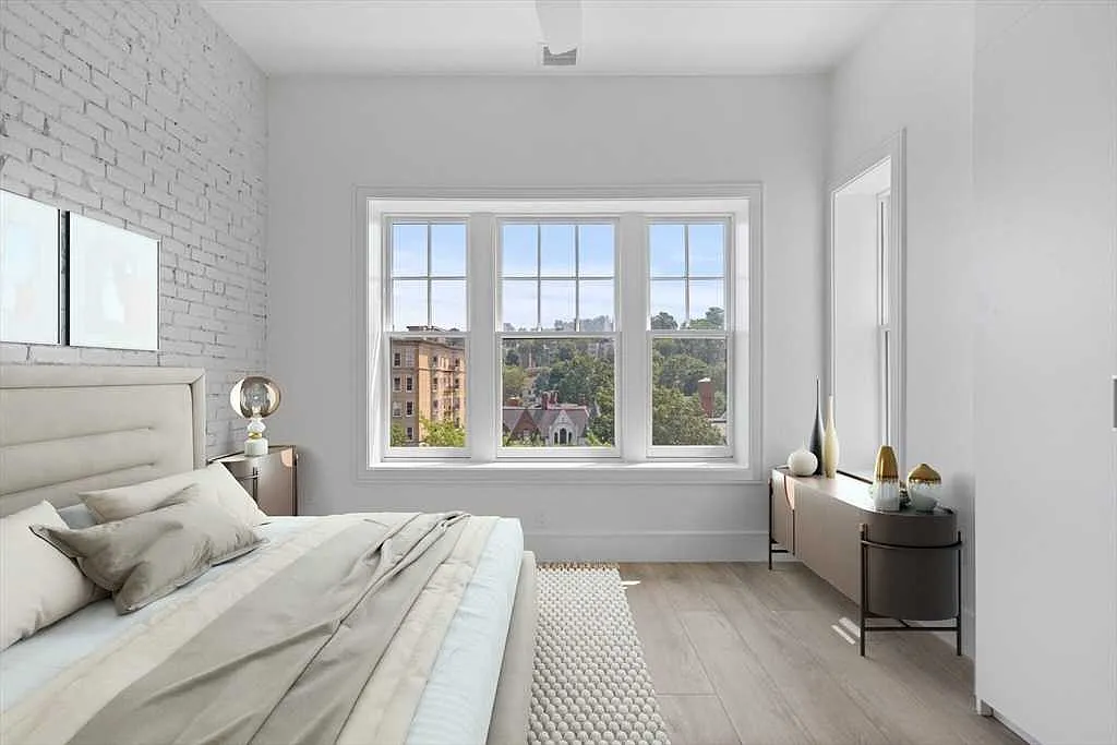 4 bed, $8,000 — Photo 1