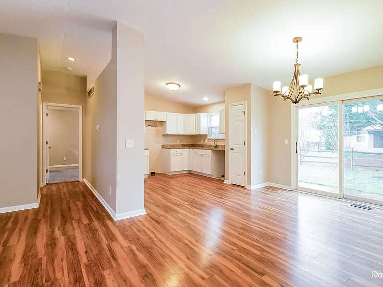 607 Fox Chase Way — Photo 7