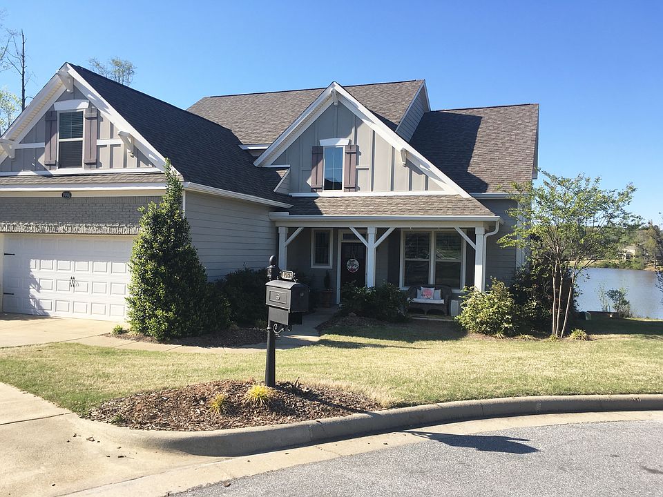 Lake/culdesac lot! 