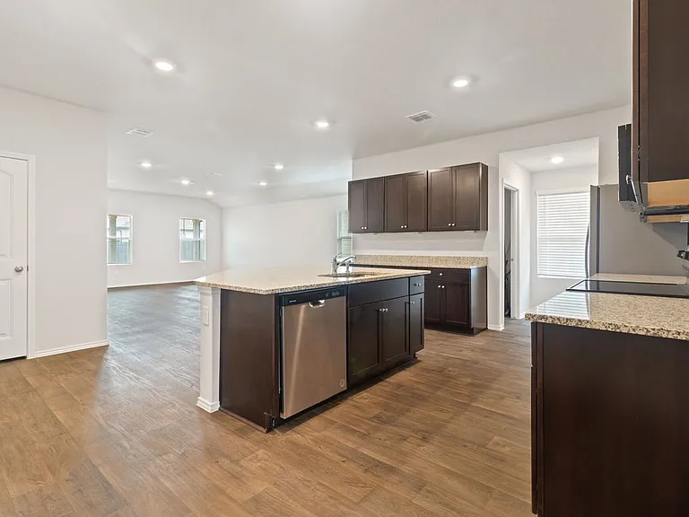 832 Pronghorn Trl — Photo 2