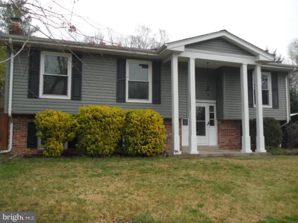 5016 Skylark Dr, La Plata, MD 20646