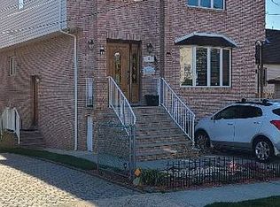 7 Bergen St, Garfield, NJ 07026