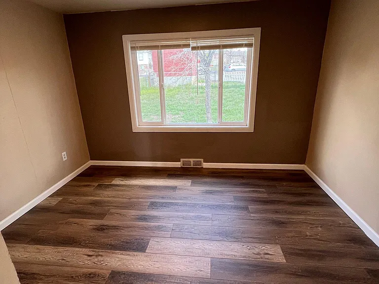 355 W 11th St #1 — Photo 7
