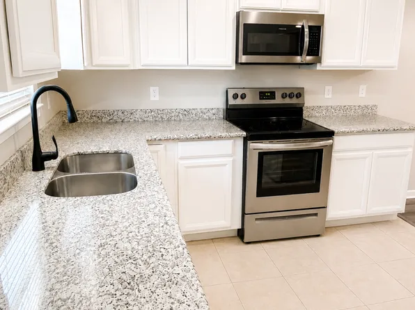 1909 Presidio St #2, Navarre, FL 32566