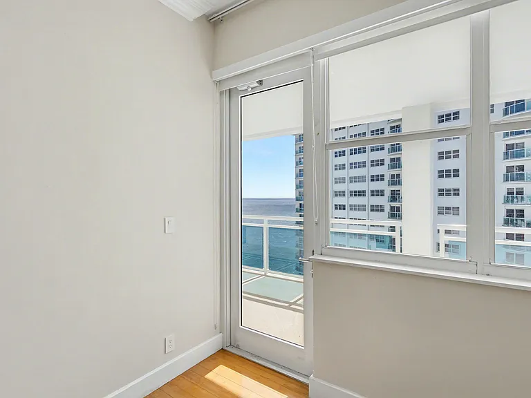 3430 Galt Ocean Dr #1 — Photo 31