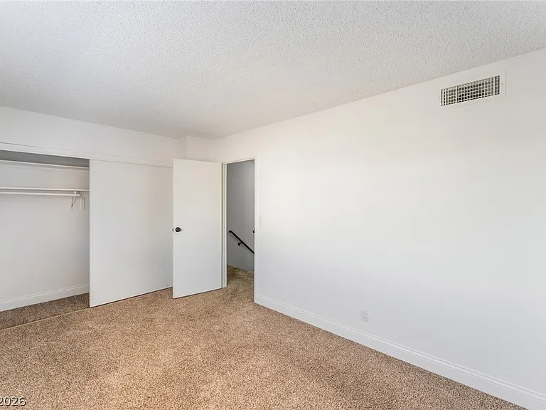 1406 N Jones Blvd — Photo 27