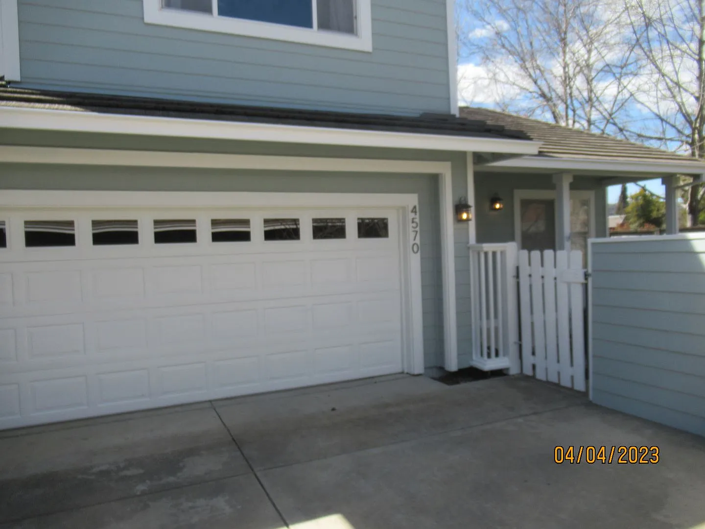 North Napa 3 Bedroom, 2-Story — Photo 2