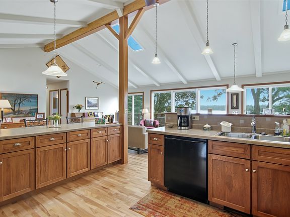 5th image of 1202 North Shore Drive NE