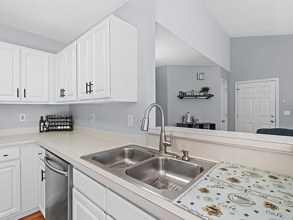 2nd image of 180 Springway Dr
