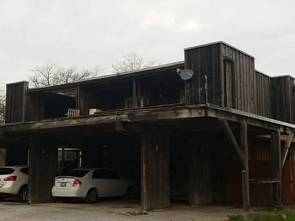 2nd image of 402 NW Rogers Ln APT J