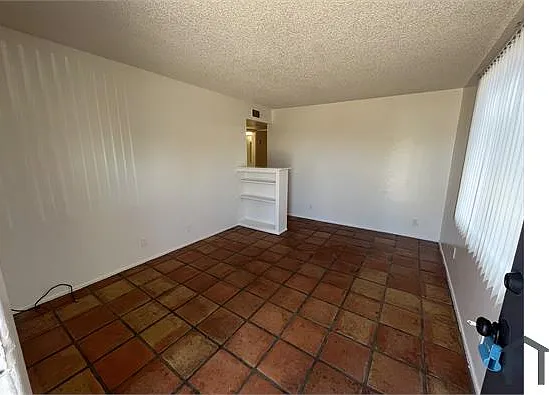 2 bed, 750 sqft, $1,199 — Photo 3