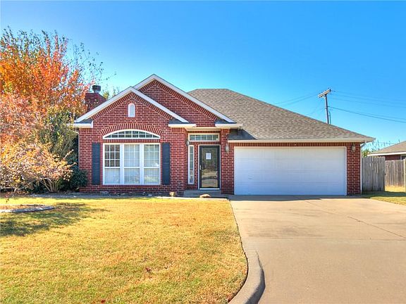3rd image of 2401 Edgewood Dr
