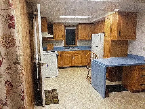 Kitchen - 6071 Cherry Valley Rd