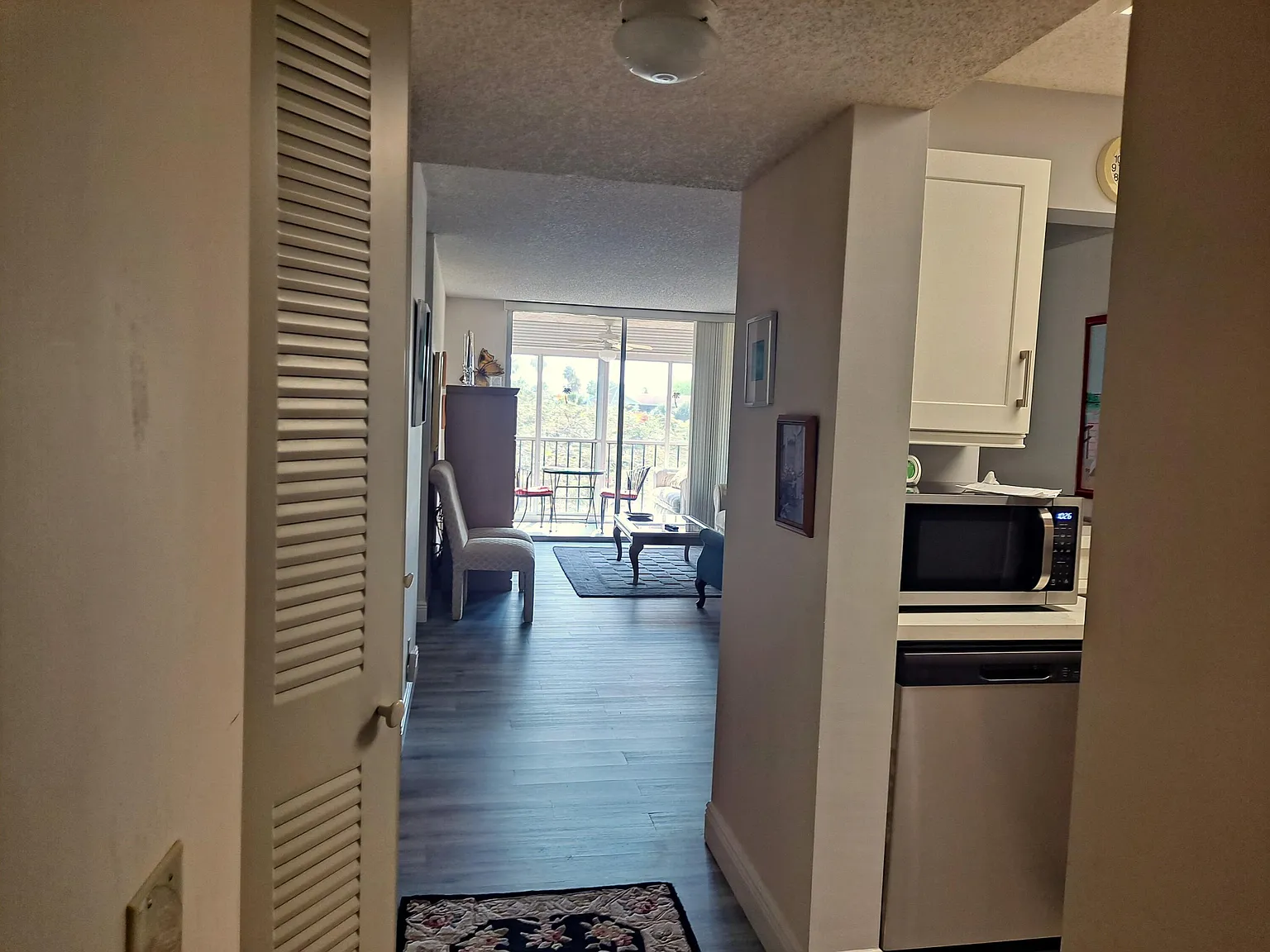 2 bed, 2.0 bath, 990 sqft, $3,500 — Photo 4