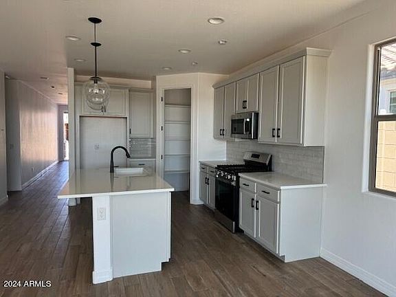 3rd image of 945 W Macaw Drive