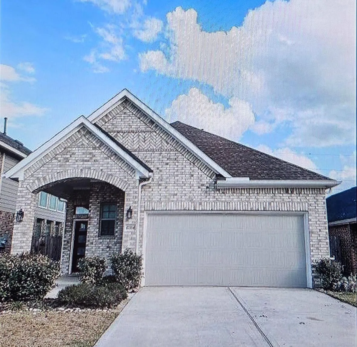 3 bed, 2.0 bath, 1722 sqft, $2,400 — Photo 1