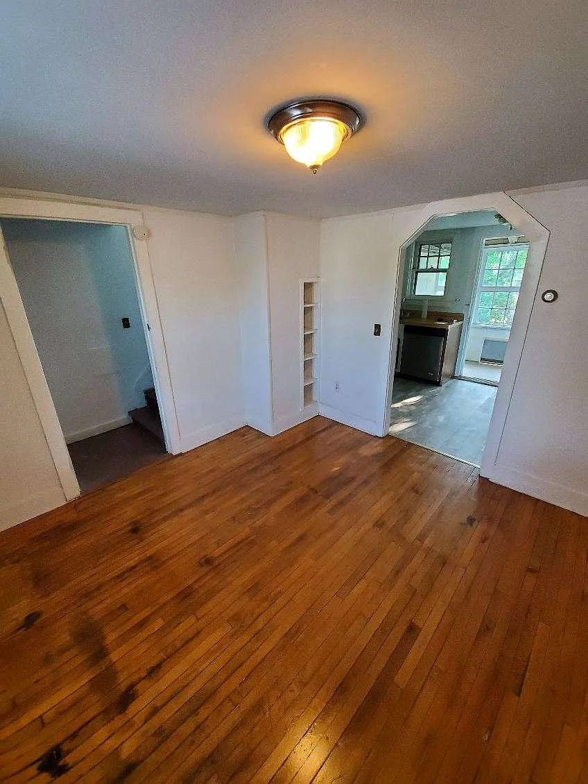 2 bed, 1100 sqft, $2,700 — Photo 1