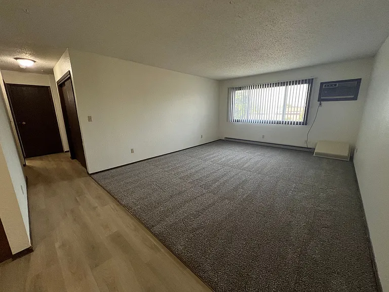 1102 Westrac Dr S — Photo 4