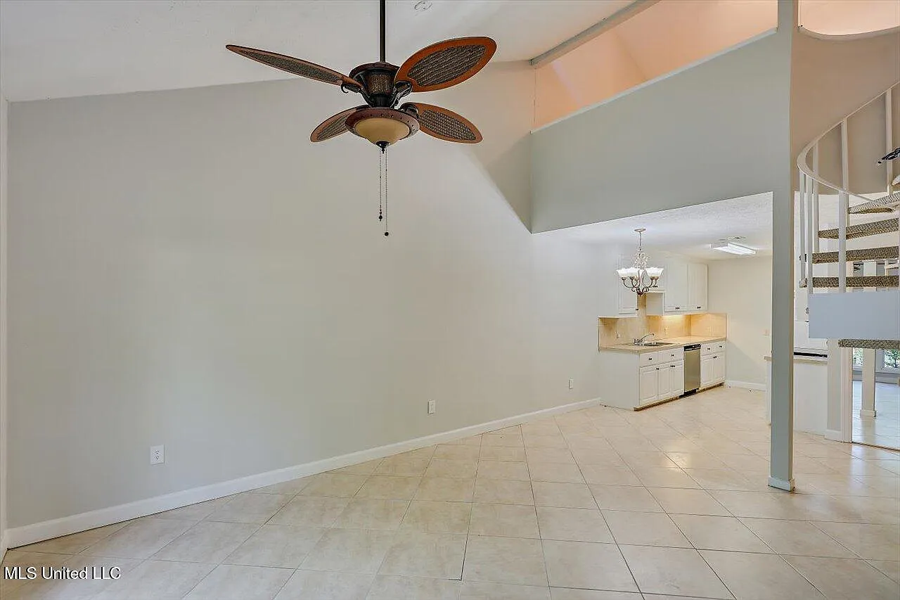 2 bed, 2.0 bath, 970 sqft, $2,400 — Photo 4