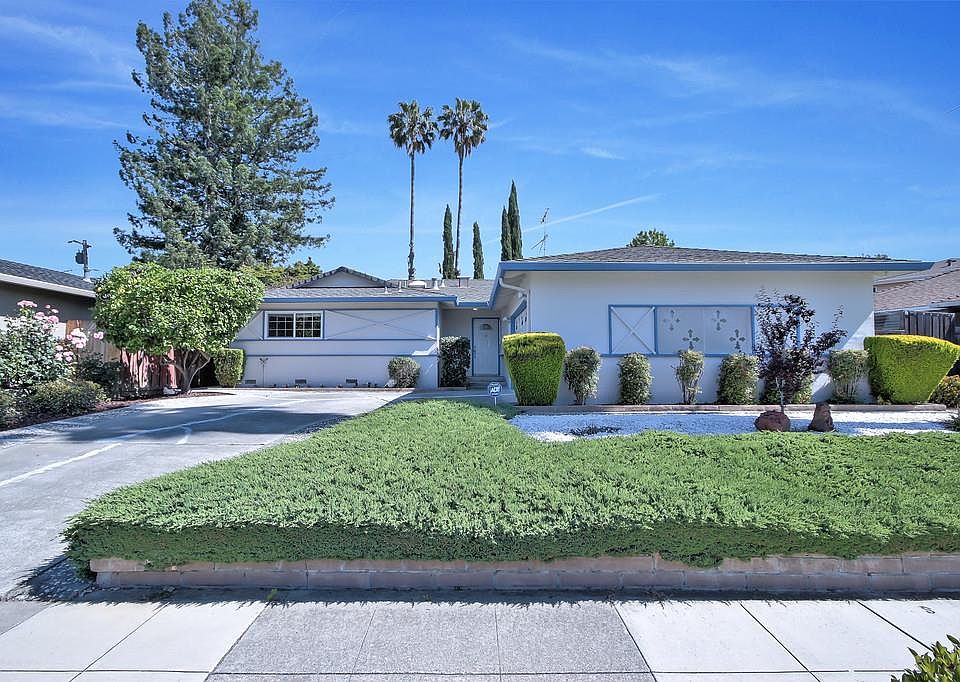 1st image of 7055 Phyllis Ave