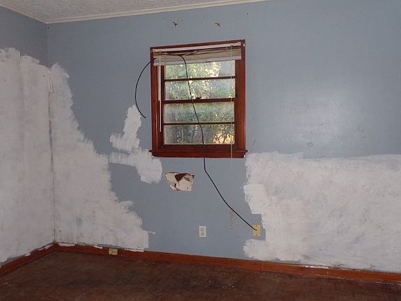 4th image of 1525 Park Ave