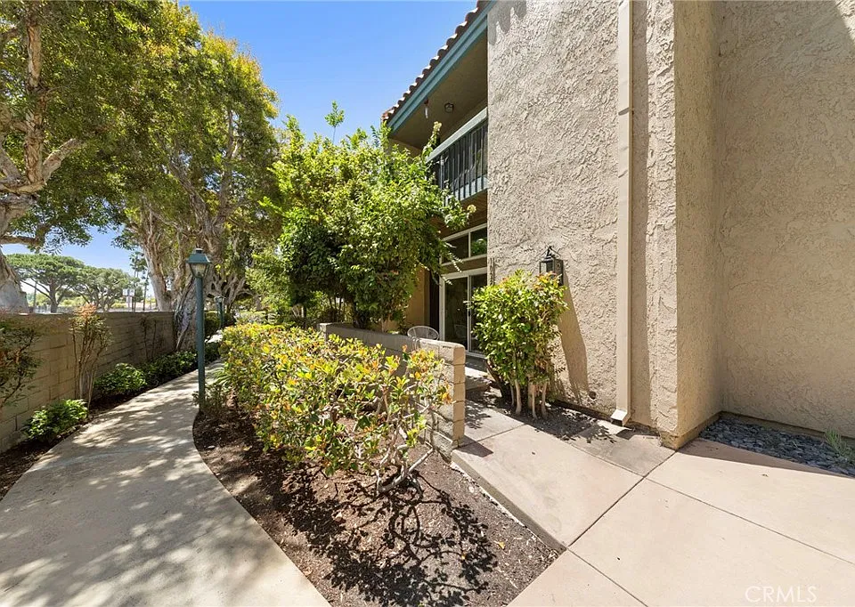 1028 Palo Verde Ave