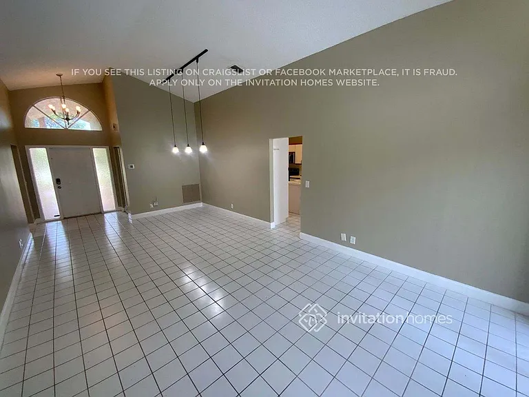 1320 SW 18th St — Photo 3