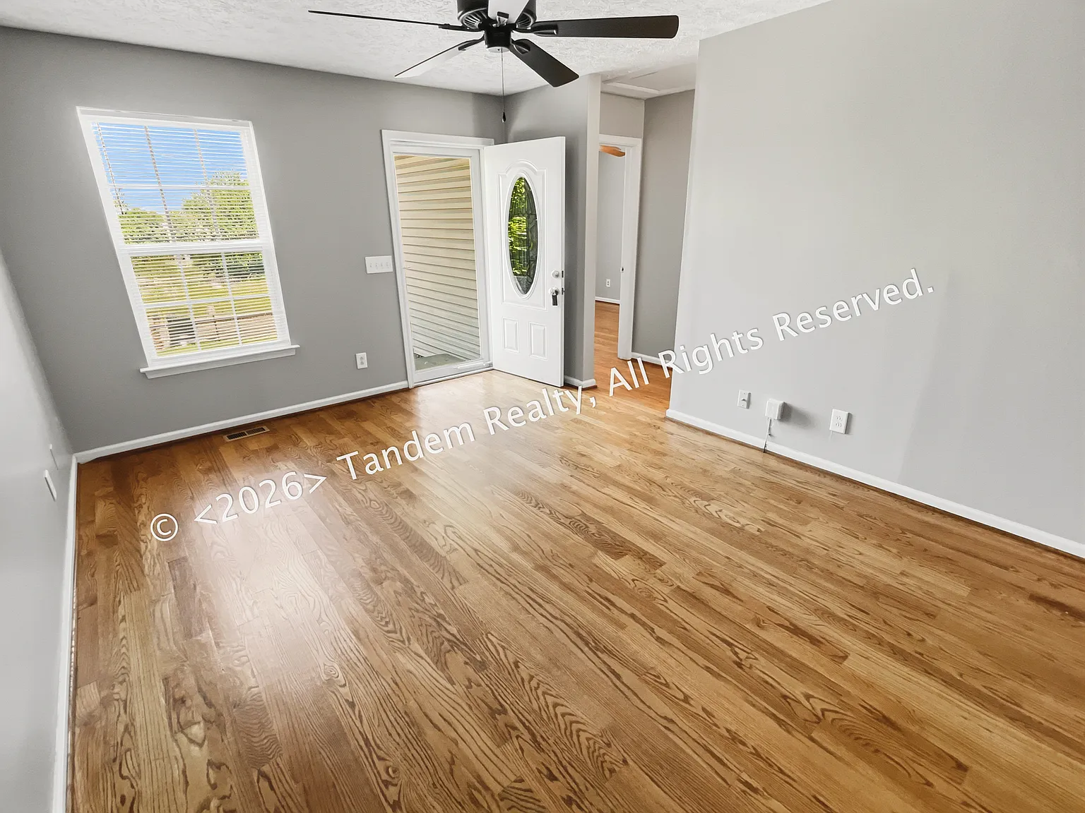 3 bed, 1074 sqft, $1,850 — Photo 2