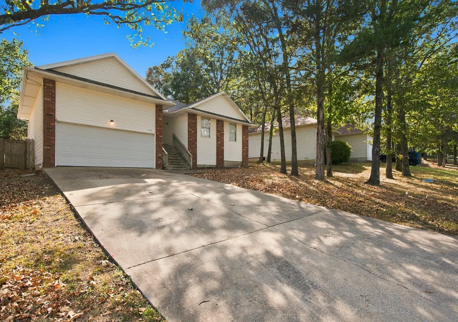 115 Richmond Heights Blvd — Photo 2