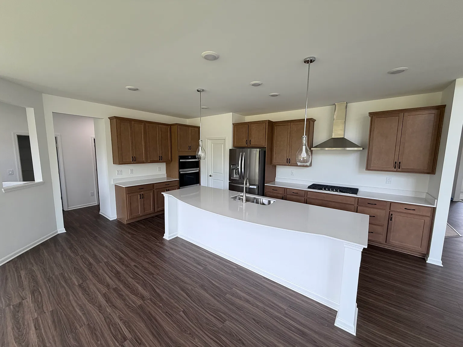 4 bed, 3366 sqft, $4,000 — Photo 3