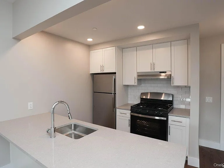 4436 Douglaston Pkwy #4D — Photo 5