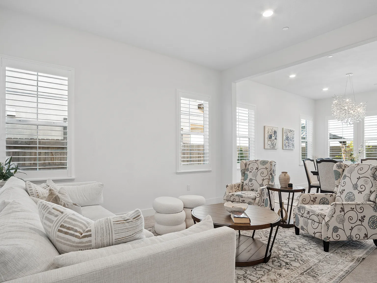 4 bed, 3779 sqft, $5,000 — Photo 1