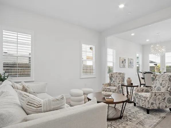8596 Yari Way, Elk Grove, CA 95757