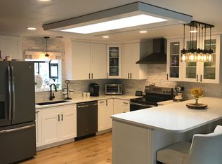 653 Bell St UNIT B, Edmonds, WA 98020