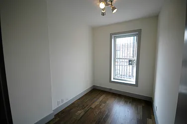 Rented by Realty Advisors Group